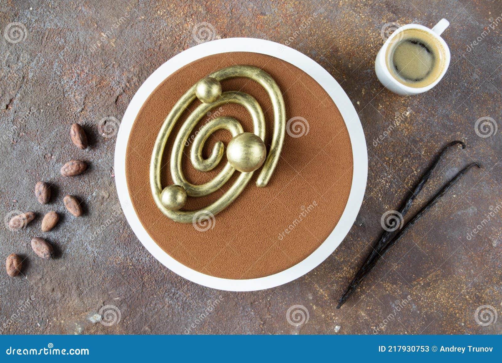 Delicieux Gateau De Mousse De Cafe Au Chocolat Compose De Feves De Cacao Et De Vanille Sur Une Surface De Fond Cosmique Le Gateau Image Stock Image Du Haricots Cafe Delicieux Gateau De Mousse De Cafe Au Chocolat Compose De Feves De Cacao Et De Vanille Sur Une Surface De Fond Cosmique Le Gateau Image Stock Image Du Haricots Cafe