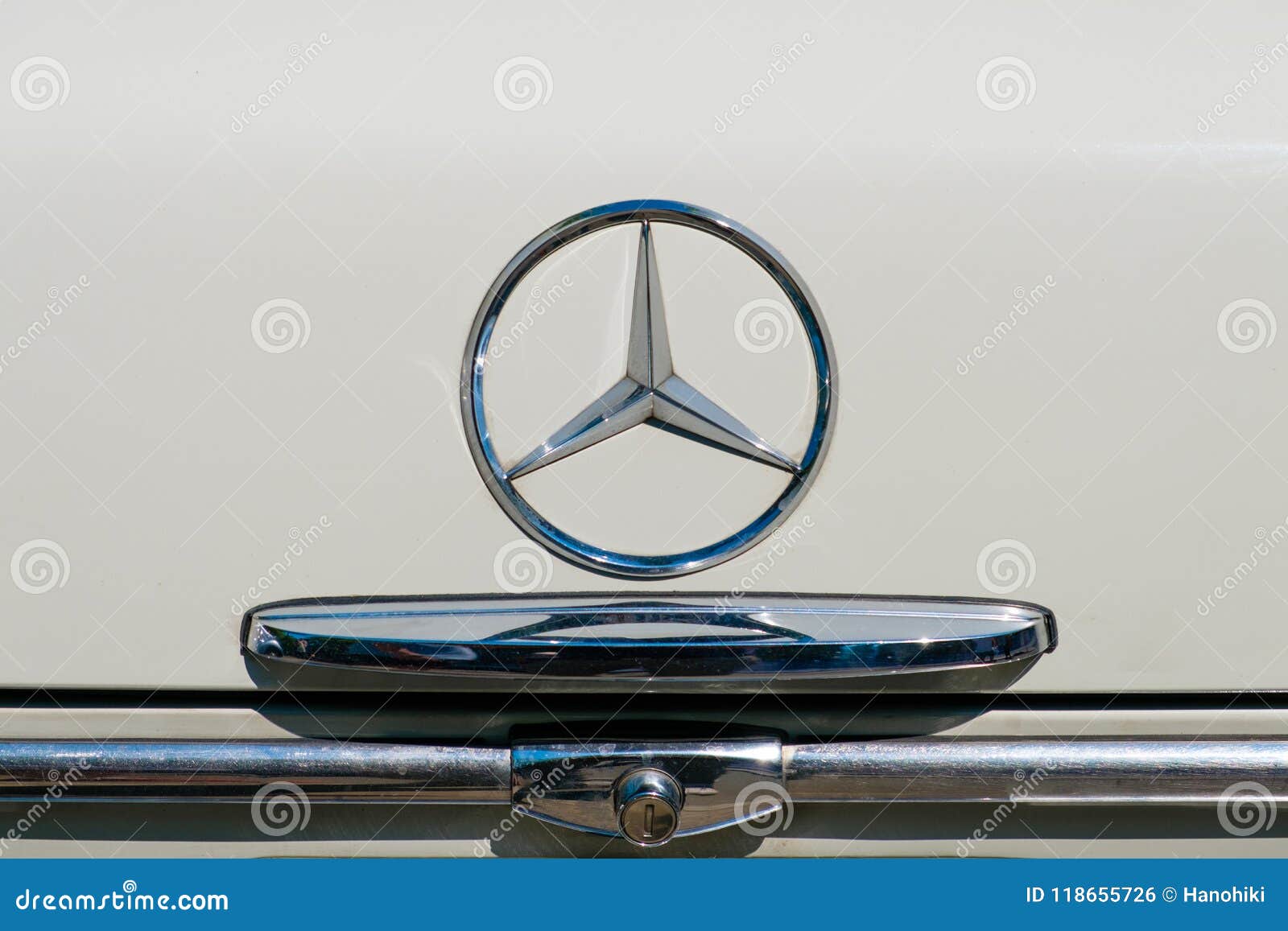 Détail De Conception De Voiture Et Logo D'étoile De Mercedes Benz
