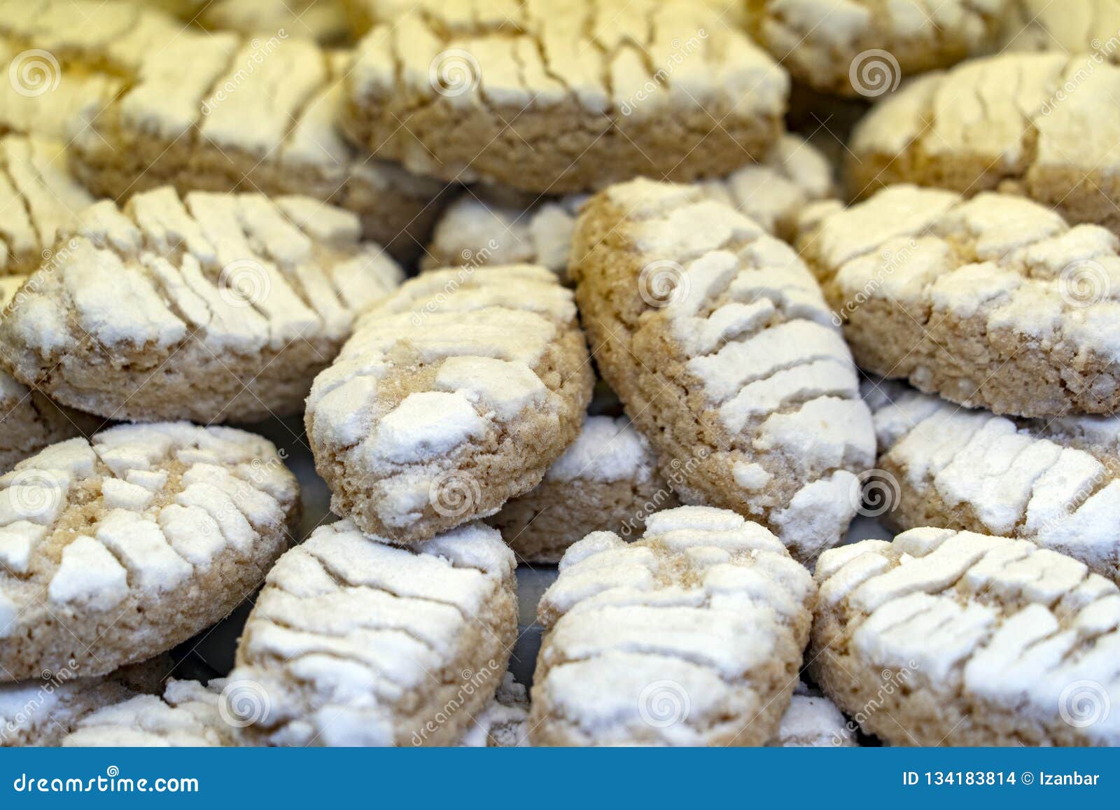 Ricciarelli - Délicieux biscuits Italiens aux amandes 