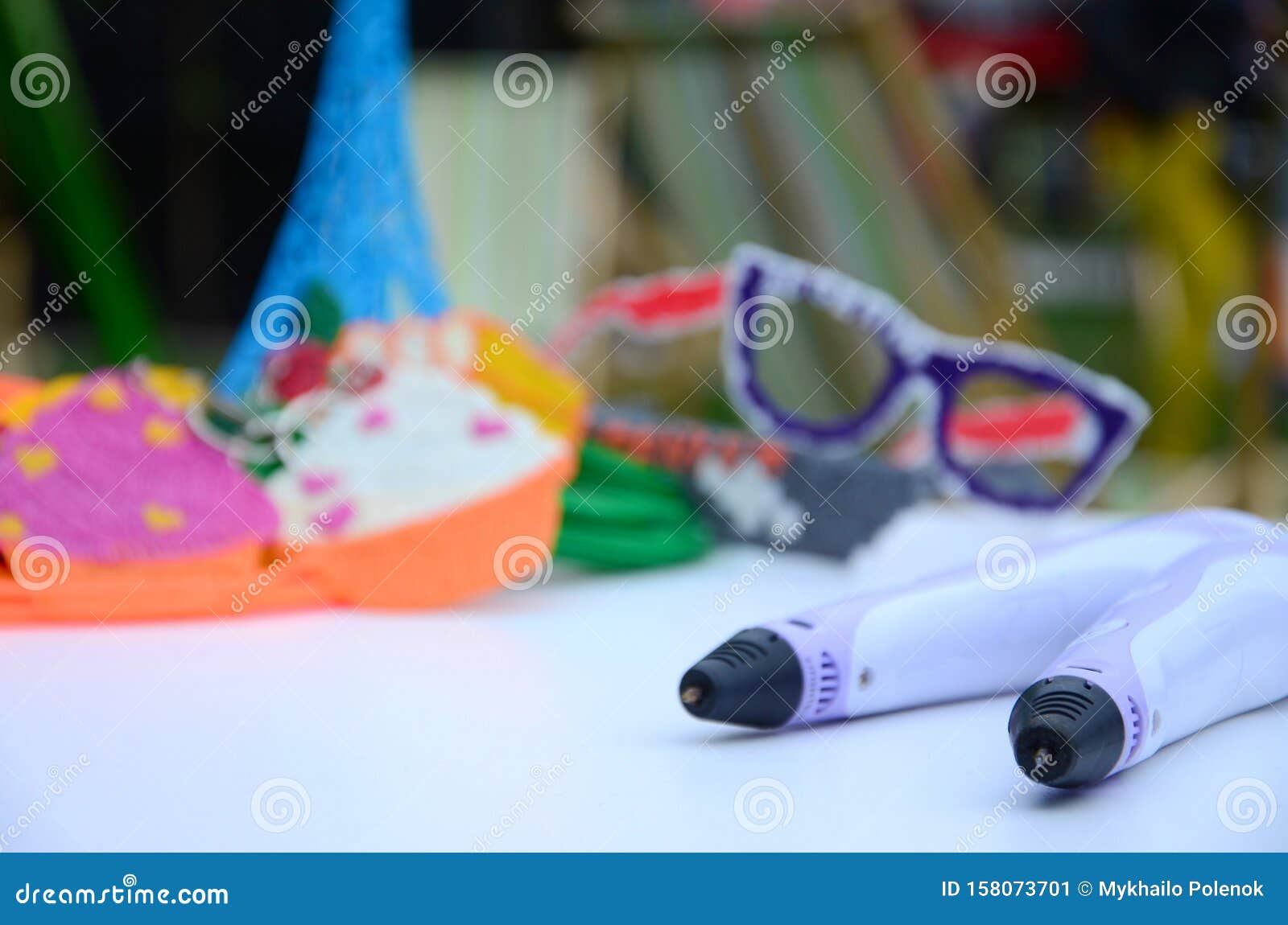 3d handle pen and 3d painting figures in concept of andmade stem education