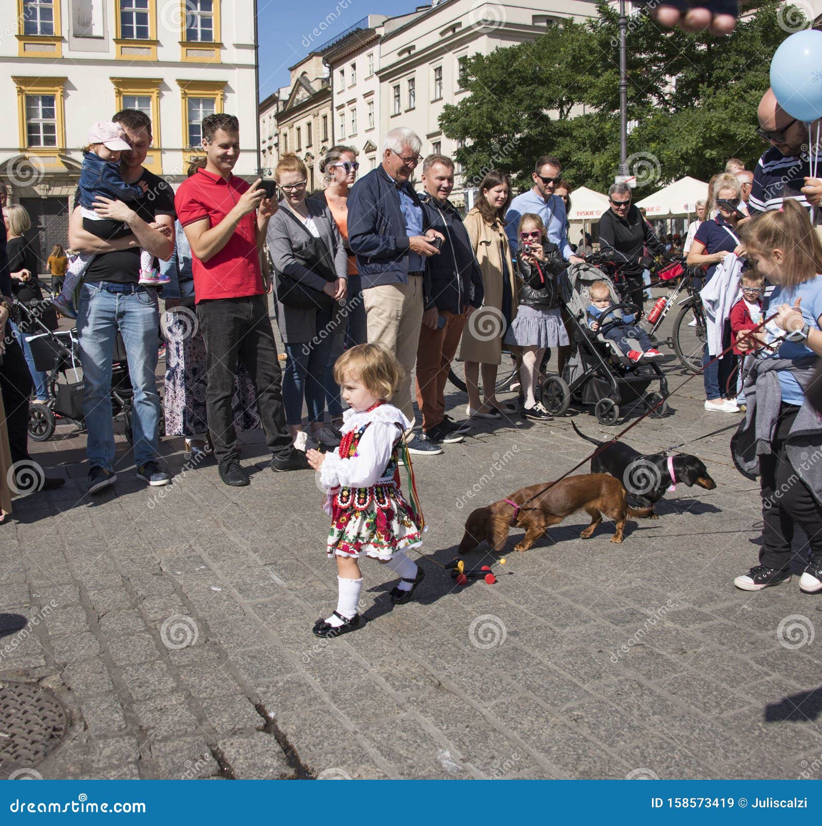 walking dachshund toy