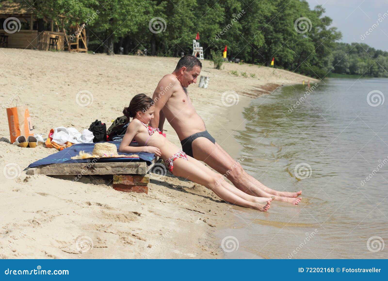 dad daughter nude in beach