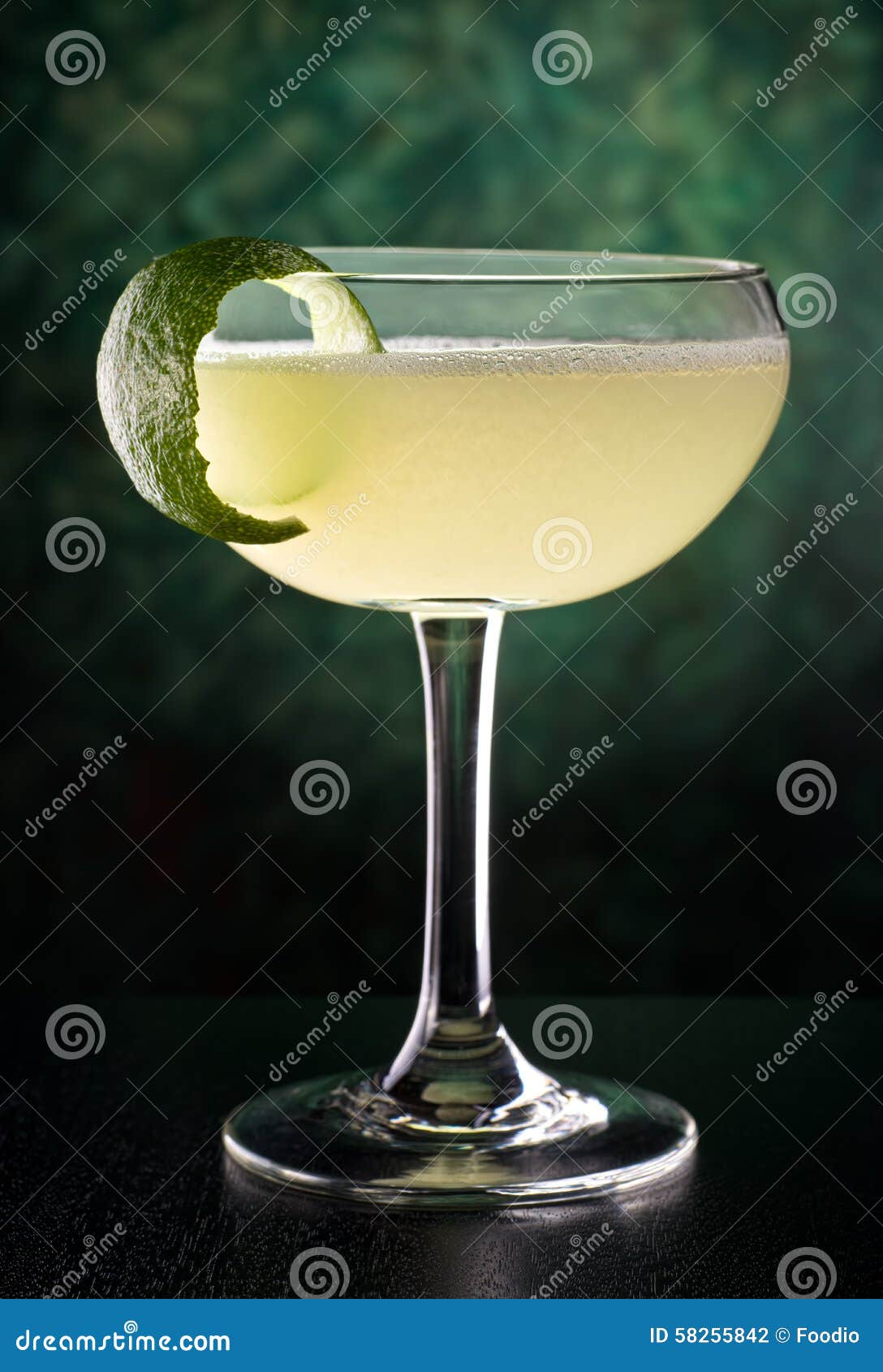 Daiquirí clásico foto de archivo. Imagen de tentador 58255842