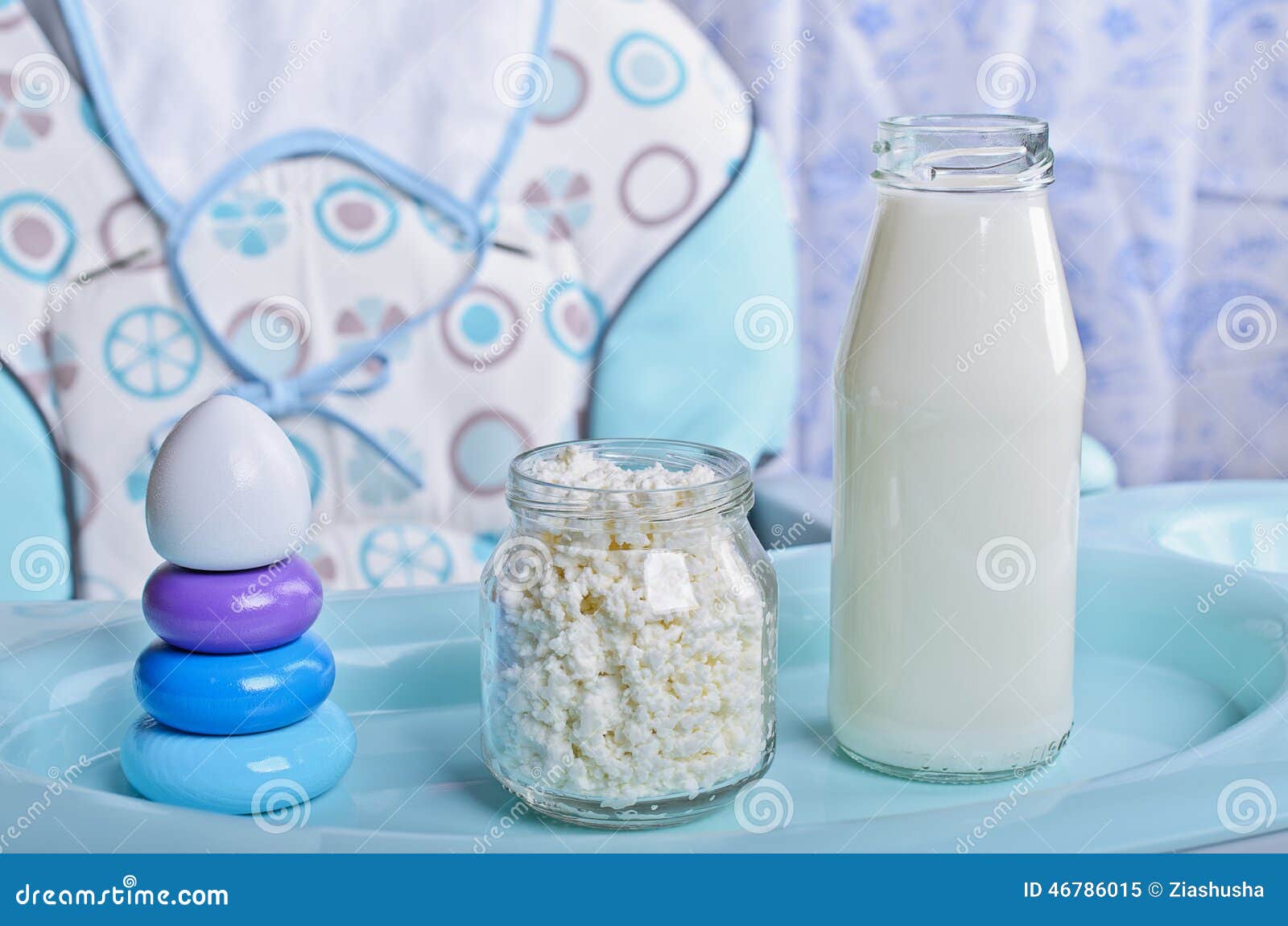 Молочные продукты ребенку 2 года. Молочные продукты. Детские молочные продукты. Детские кисломолочные продукты. Творог и кефир.