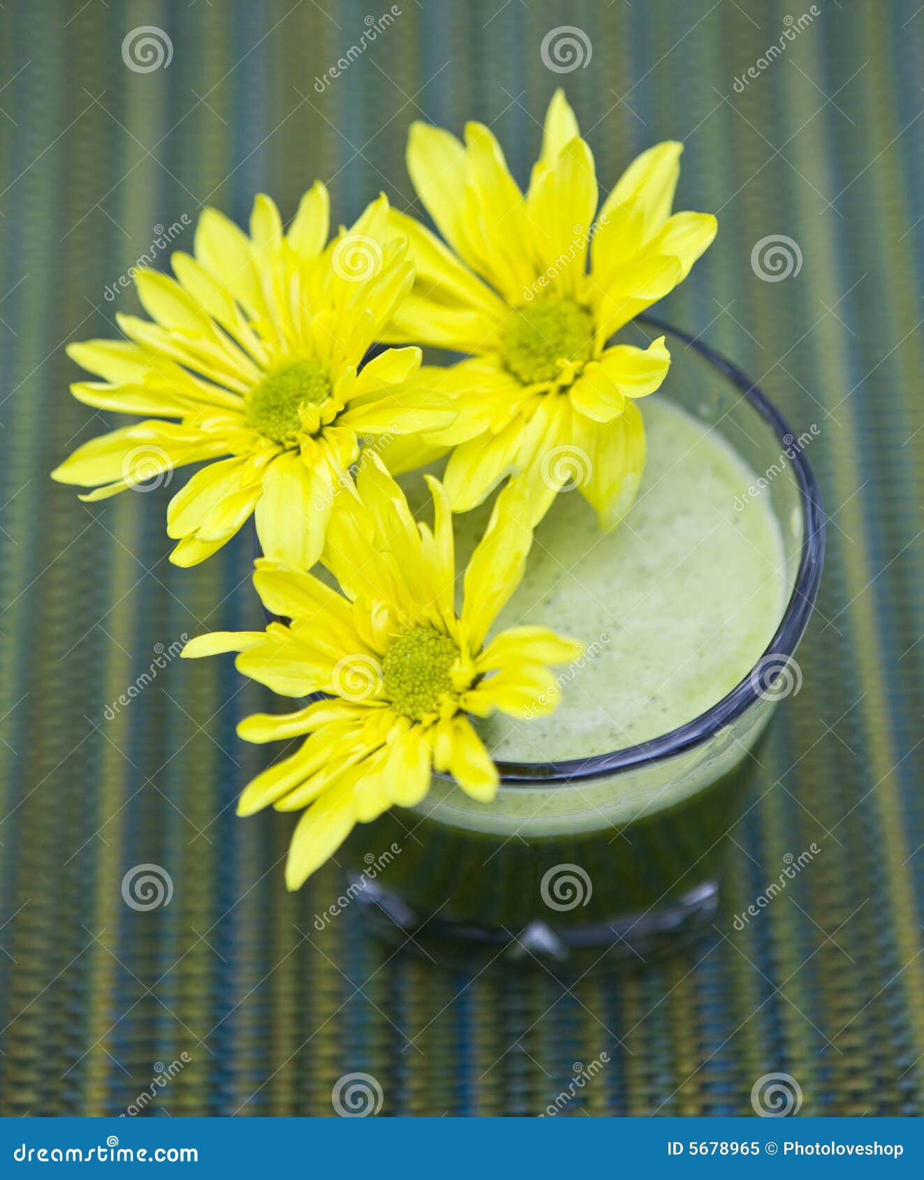 Daisy health drink stock image. Image of flower, diet 5678965