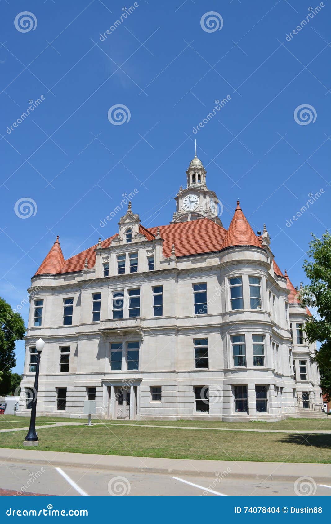 Dallas County CourthouseAdel Iowa Stockfoto Bild von haus, gericht