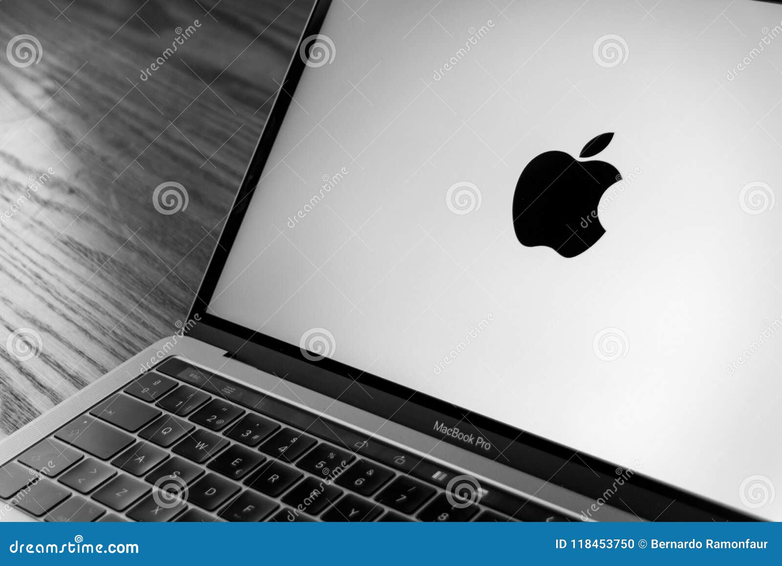 Apple Logo on Laptop Screen Editorial Image - Image of screen, keyboard ...