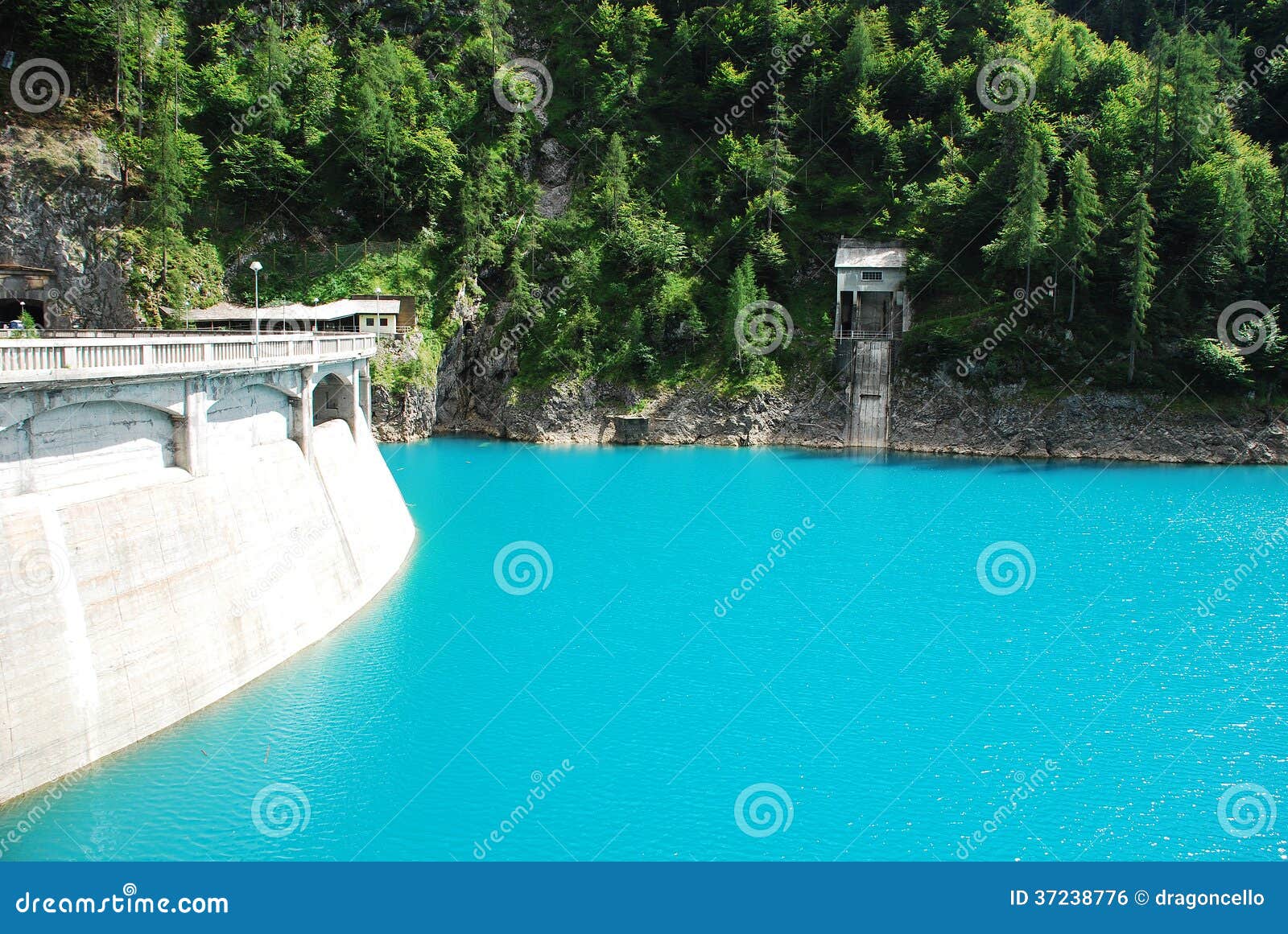 dam on sauris lake