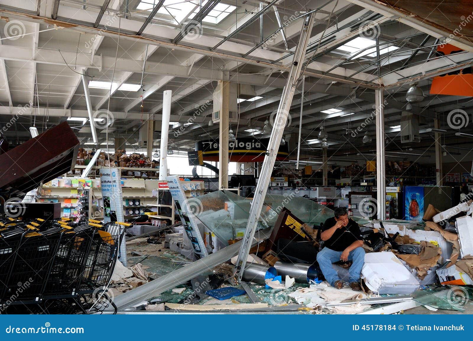 Damaged by Hurricane Odile OfficeMax in Cabo San Editorial Stock Image -  Image of building, coast: 45178184