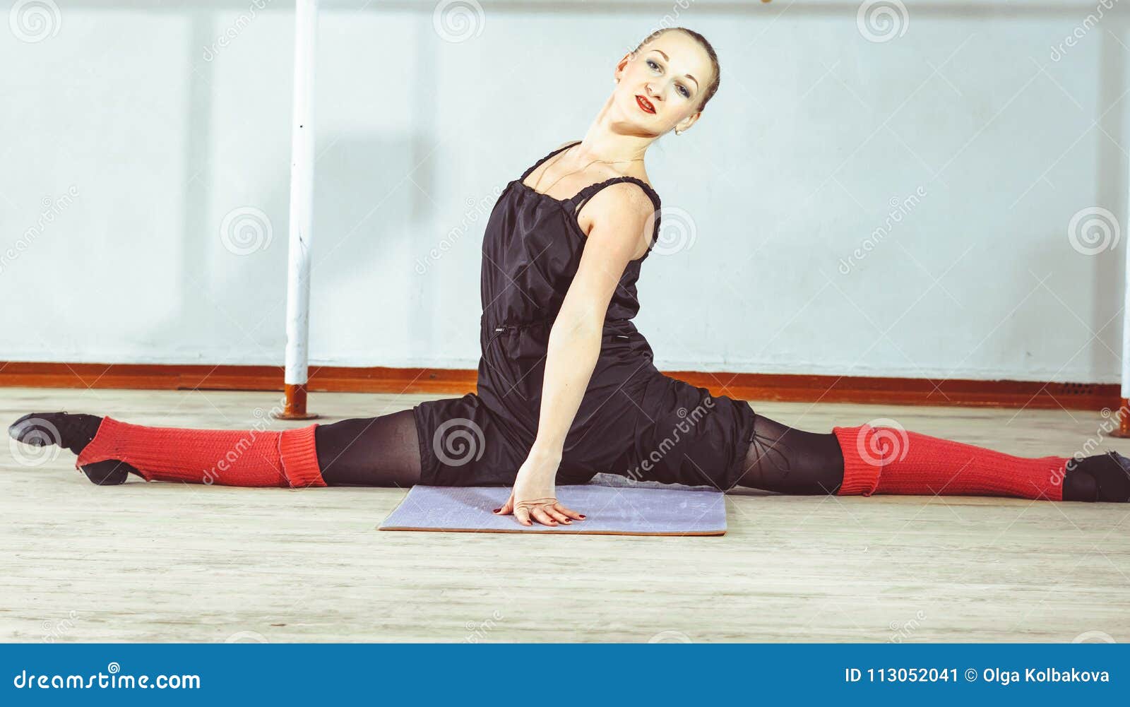 The Dancer Makes the Warmup Stock Image Image of classical, health