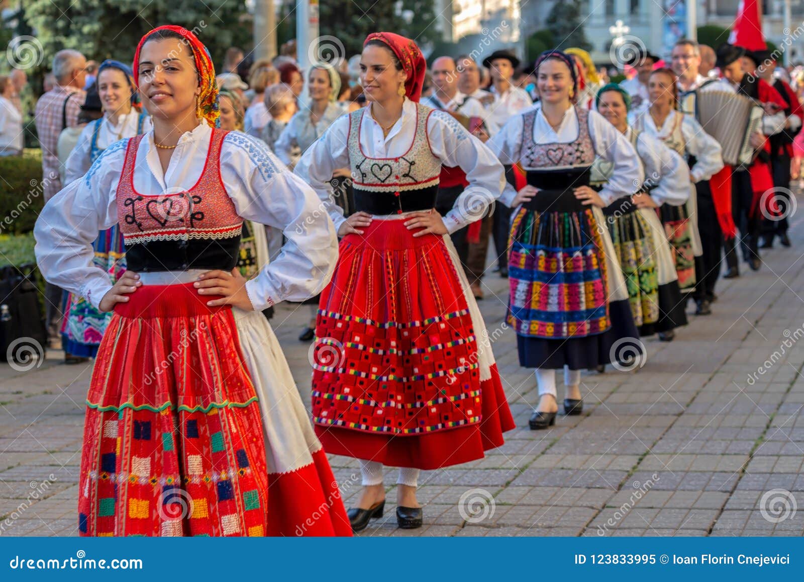 Portuguese Folk Costume | tyello.com