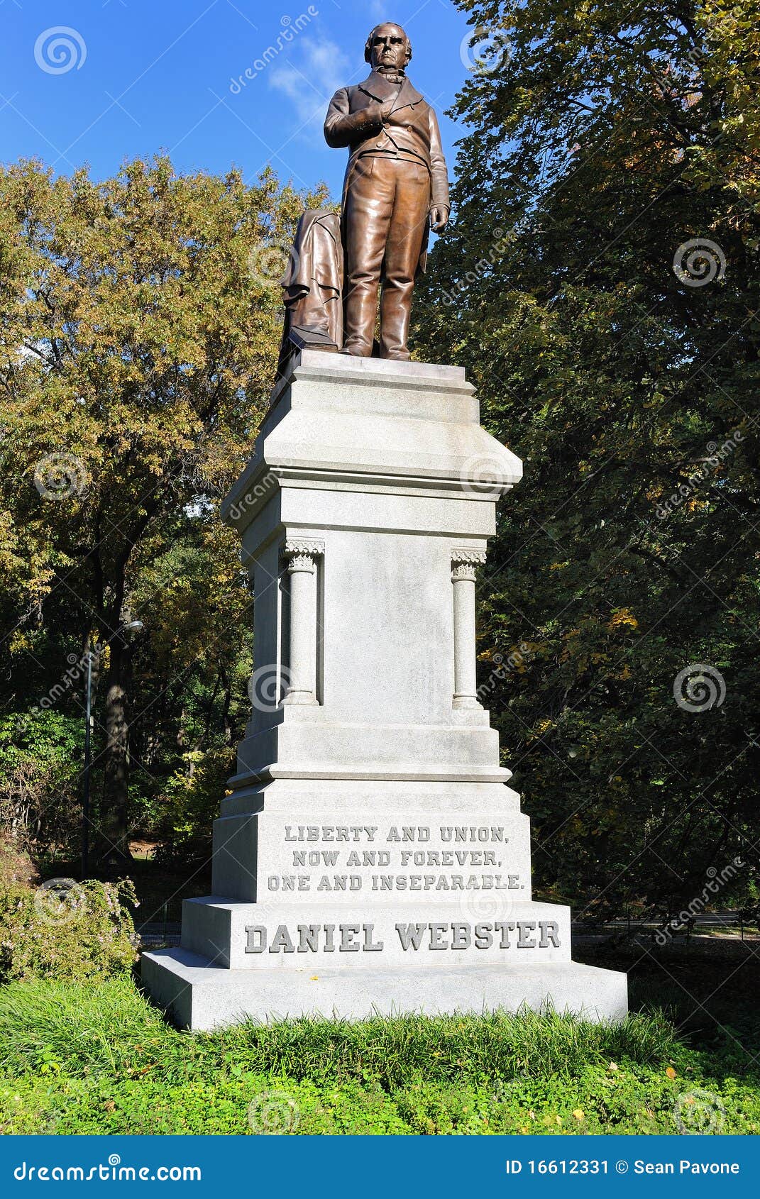 Daniel ster Statue in Central Park Stock Image Image of green