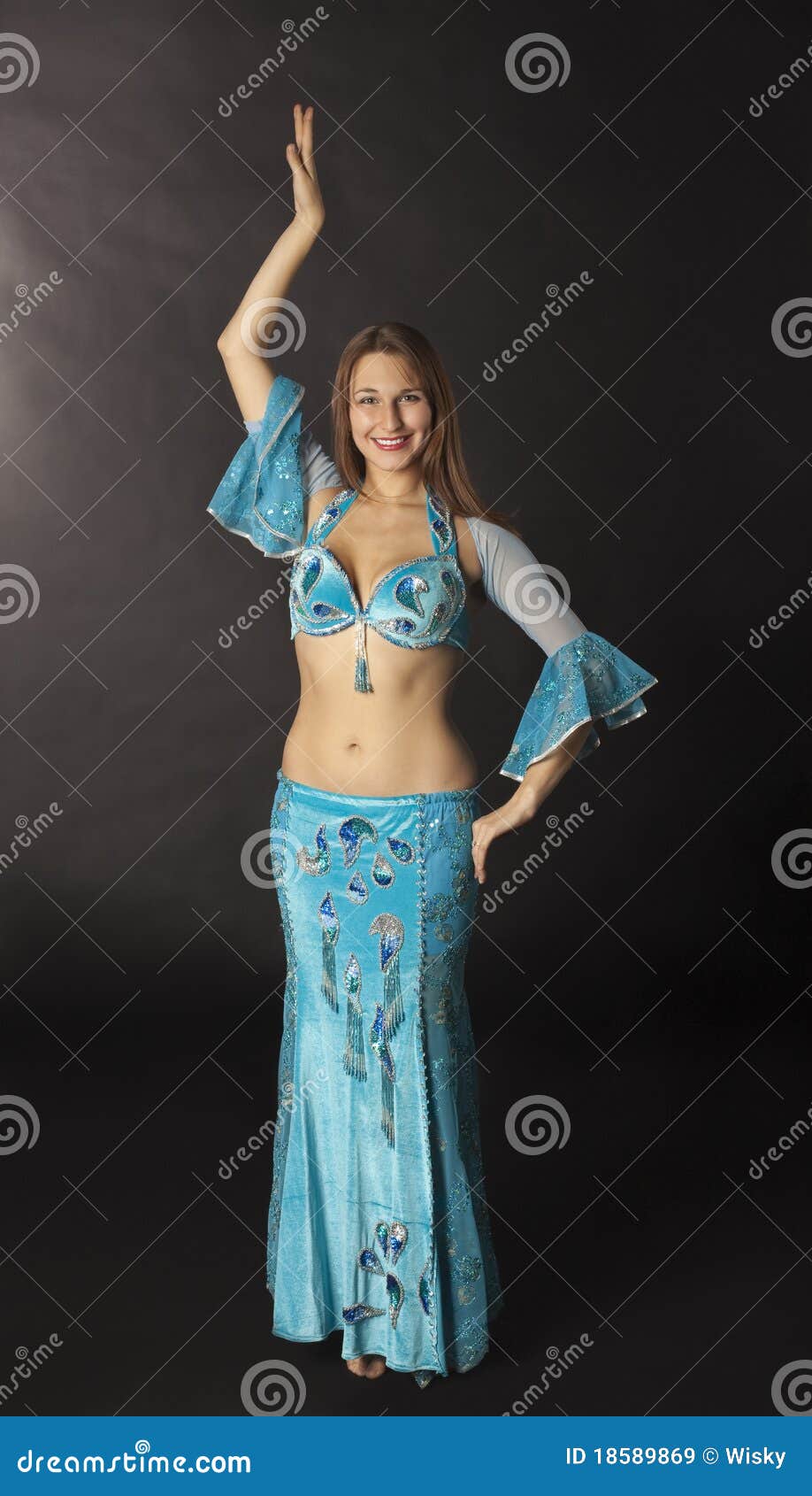Danza De Mujer Joven En Traje árabe Azul archivo - Imagen de abdomen, hermoso: 18589869