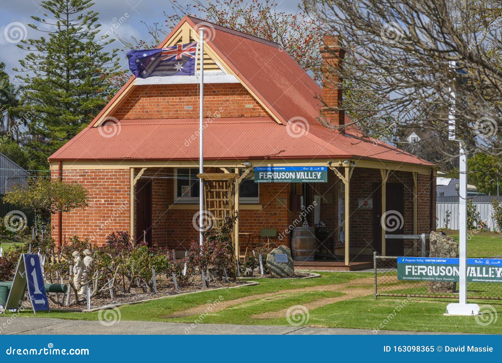 wa tourist office