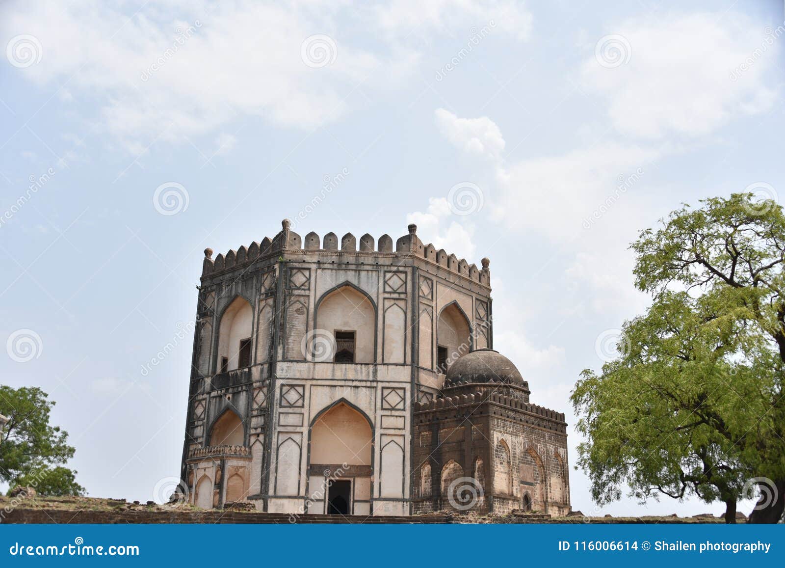 dargah hazrath nemat ullah shah kirmani tomb, bidar, karnataka