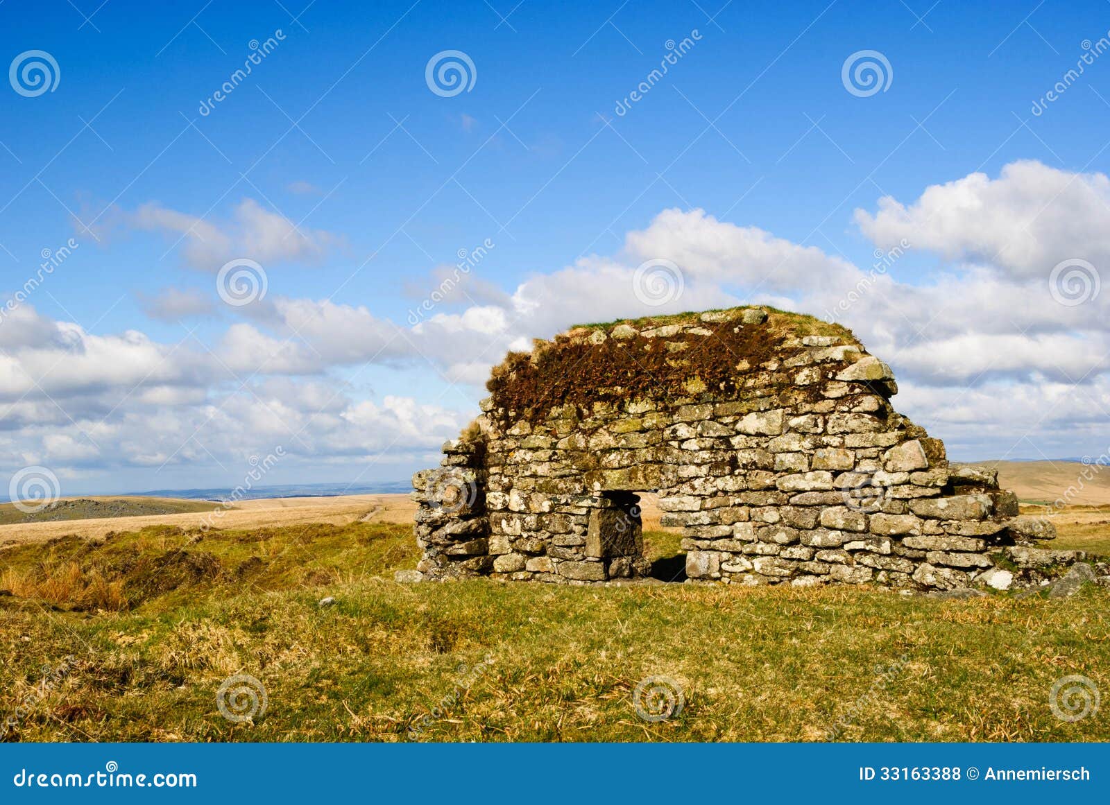 Dartmoor stone house stock photo. Image of britain, park 33163388