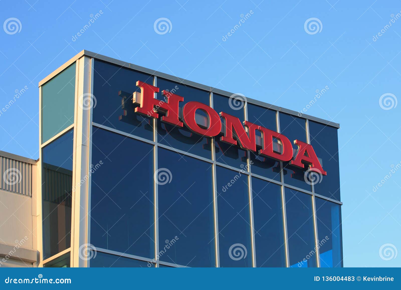 Honda Office Building Sign editorial stock photo. Image of outdoor -  136004483