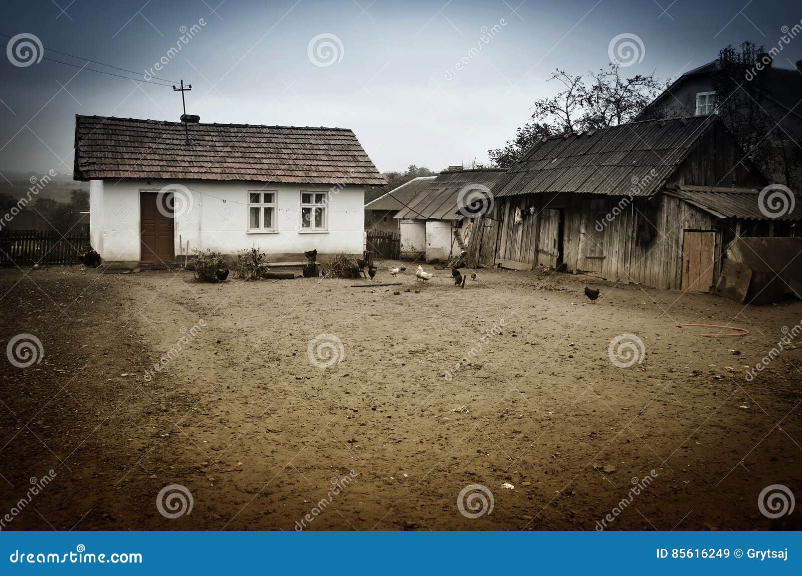 Das Alte Kleine Weisse Haus Stockbild Bild Von Kleine