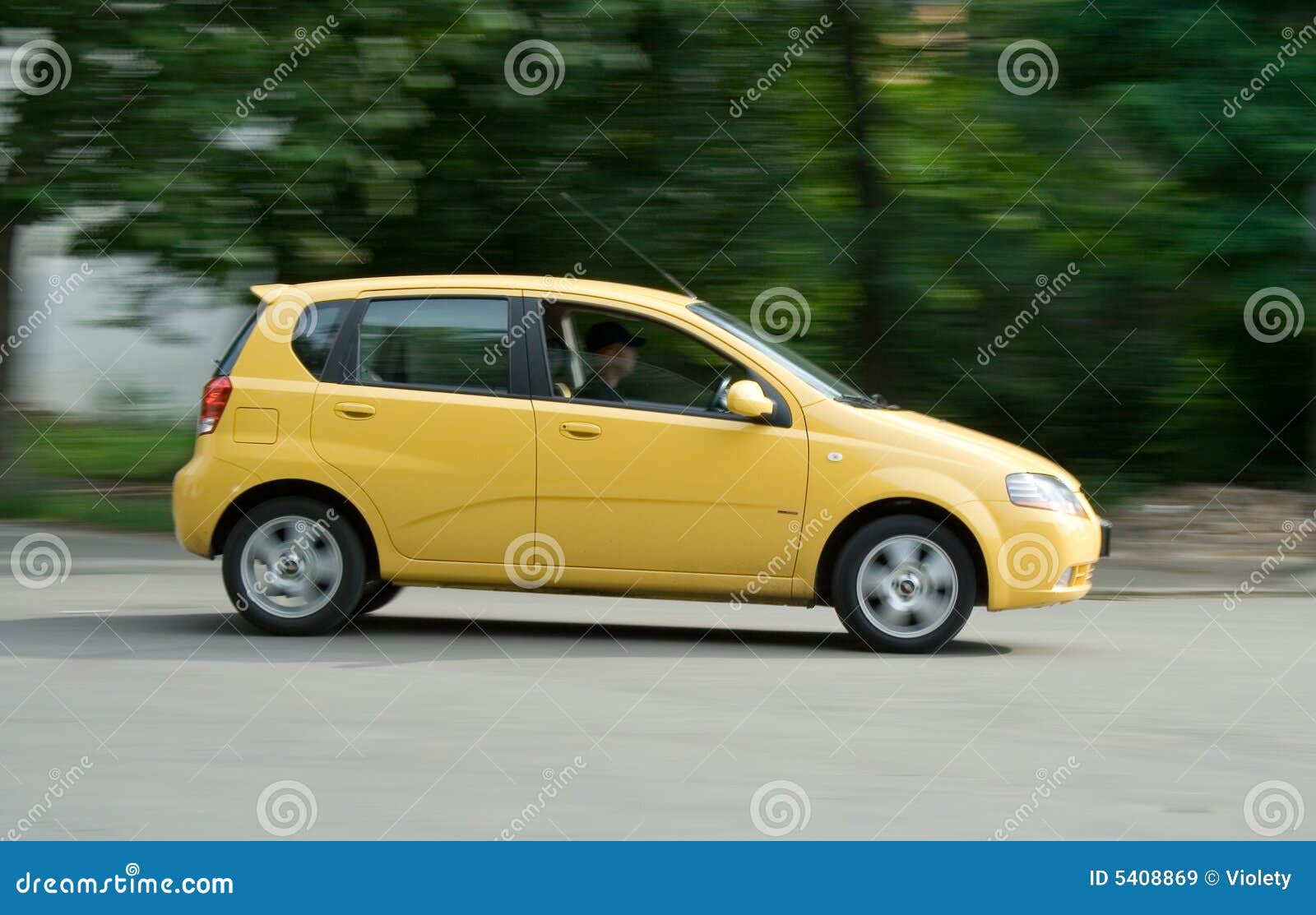 https://thumbs.dreamstime.com/z/das-gelbe-auto-5408869.jpg