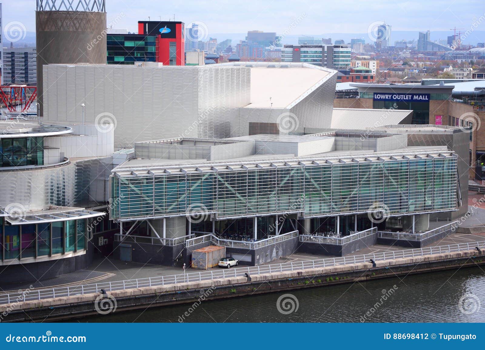 Das Lowry, Manchester redaktionelles stockfotografie. Bild von mode