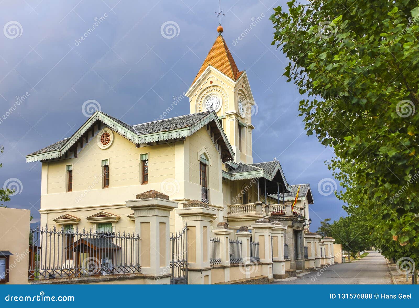 das, a town and municipality in the comarca of cerdanya, girona province, catalonia, spain