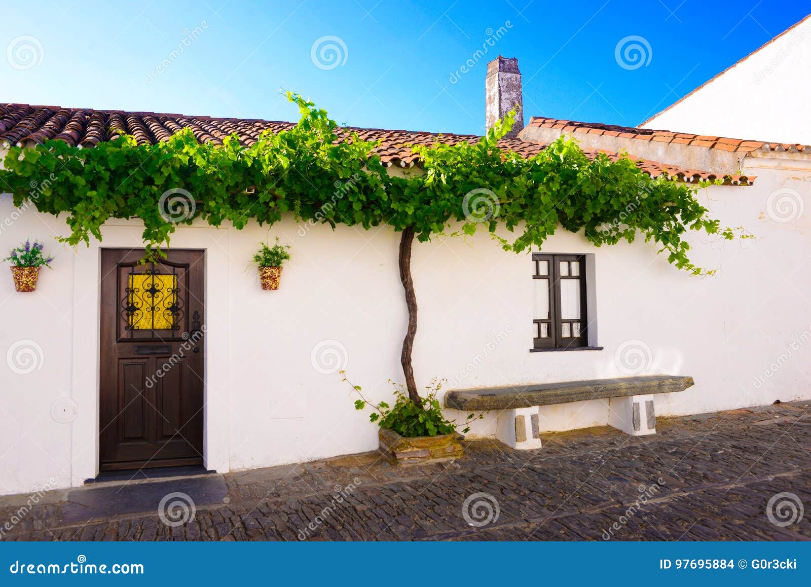 Das Wunderliche Kleine Weisse Haus Monsaraz Dorf Reise Portugal Stockfoto Bild Von Monsaraz Kleine