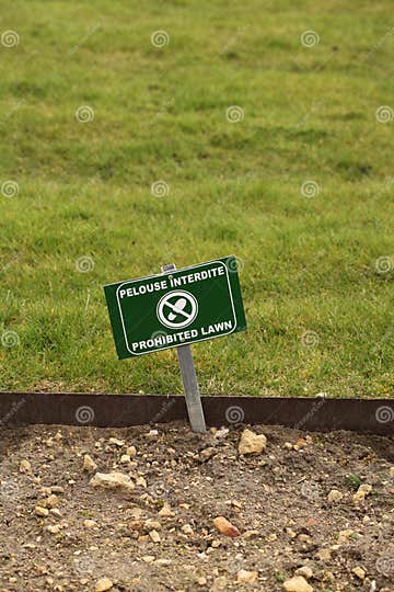 Verbotenes Rasenzeichen. stockbild. Bild von rasen, verboten 30027459