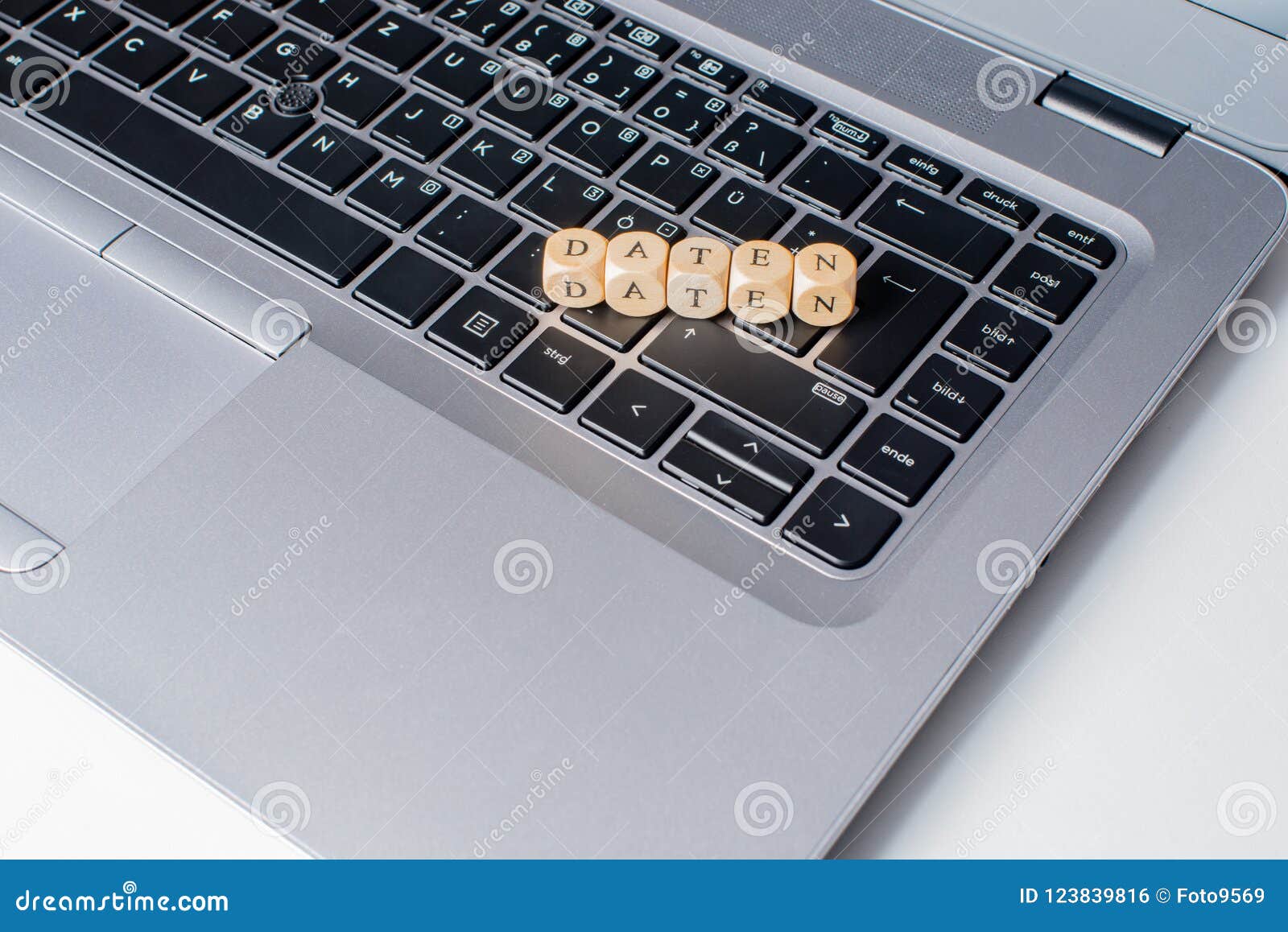 daten, german text for data, word on notebook keyboard