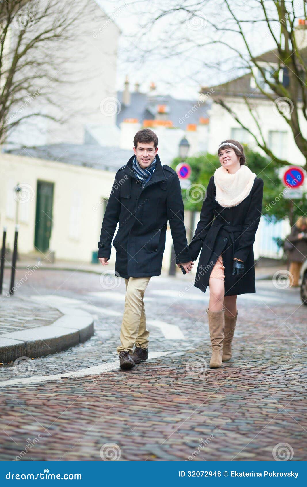 Dating couple in Paris stock image. Image of french, caucasian - 30264847