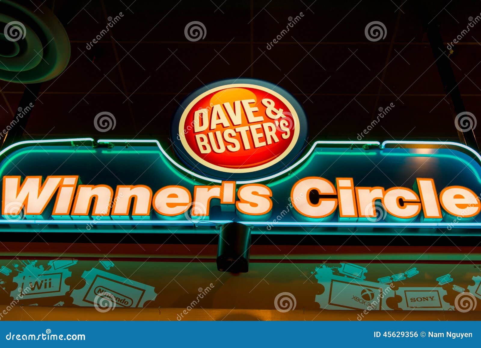 Dave Buster's Royalty-Free Images, Stock Photos & Pictures