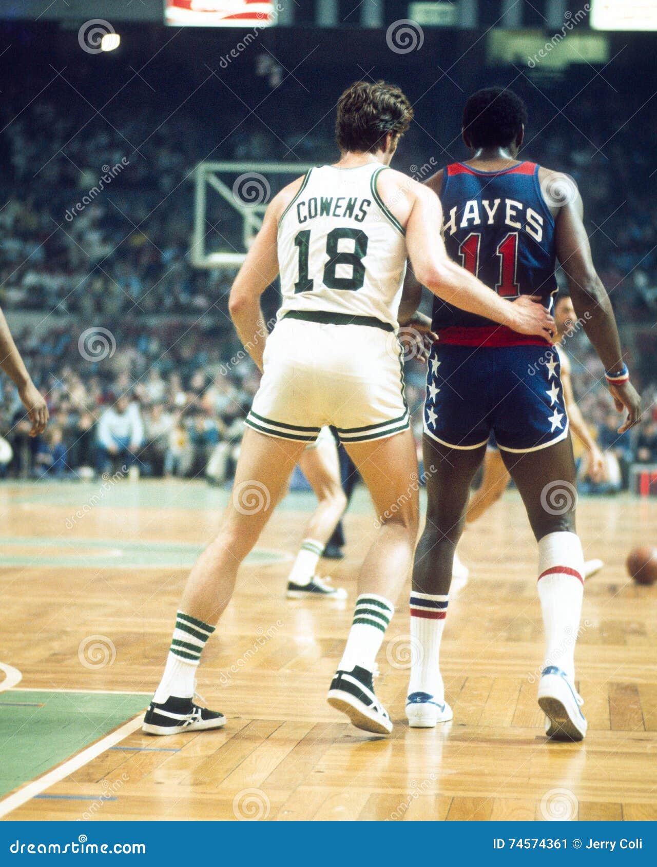 Download Dave Cowens In A Throwback Moment Wallpaper