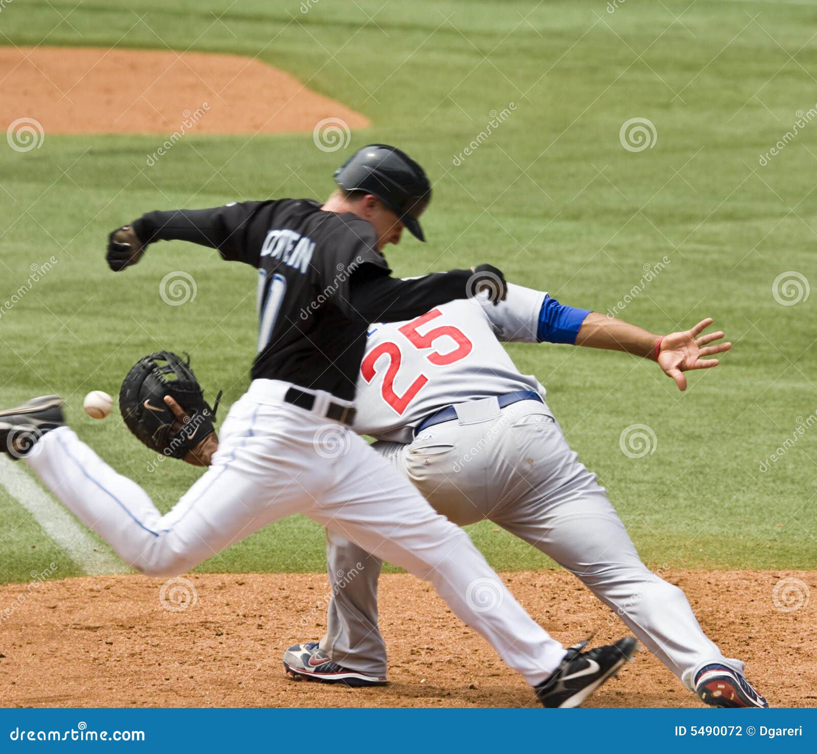 David Eckstein Tries To Beat Out a Throw To First Editorial Photography