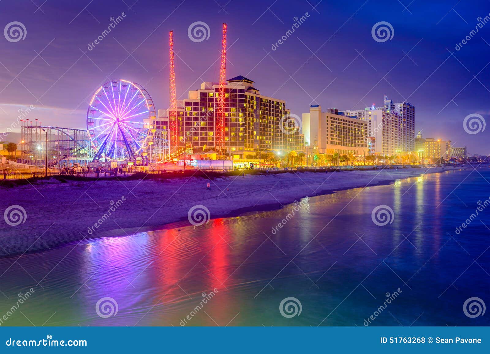 Daytona Beach Florida stock photo. Image of night, skyline 51763268