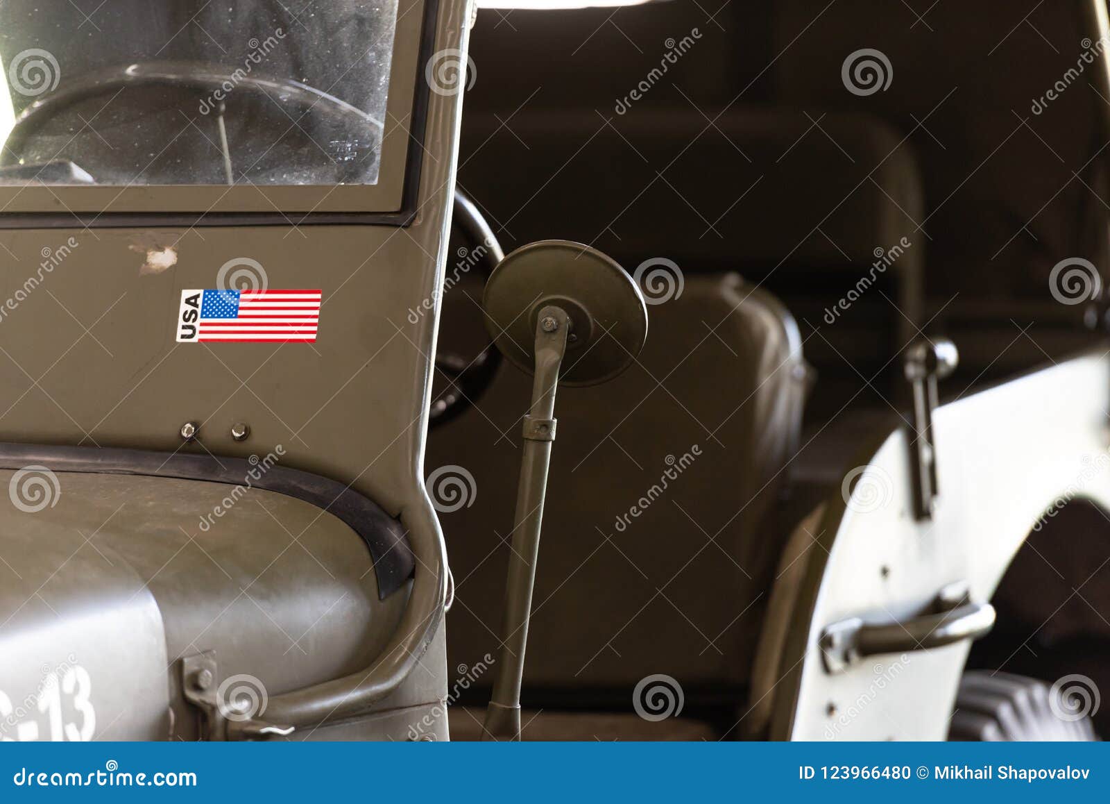 De Amerikaanse Militaire Jeep De Oude Auto - Goed En Nu ...