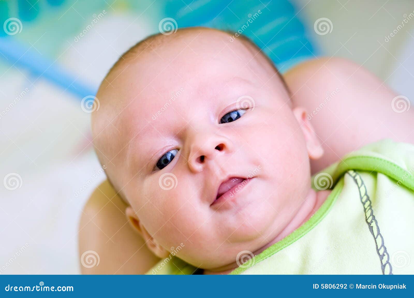 De Baby Van Zeven Weken Met Tong Stock Foto - Image of schoonheid ...