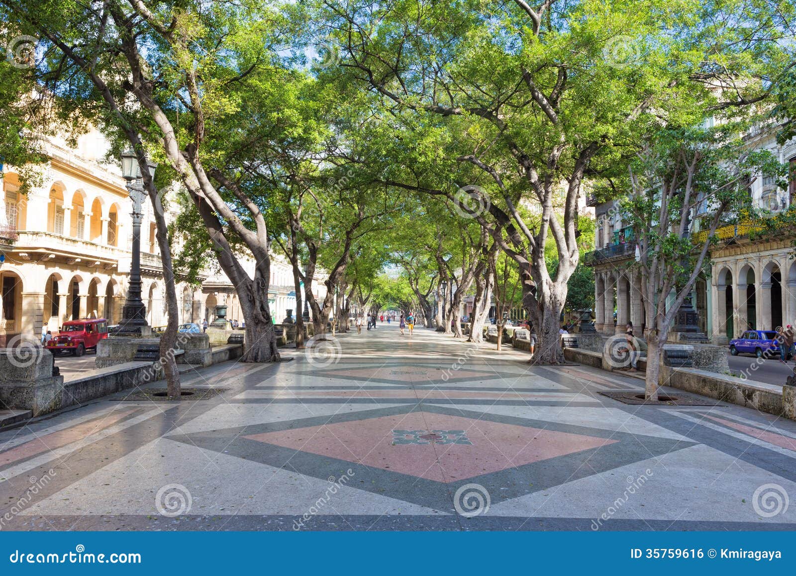De Beroemde Boulevard Van Gr Prado in Havana Redactionele Foto Image