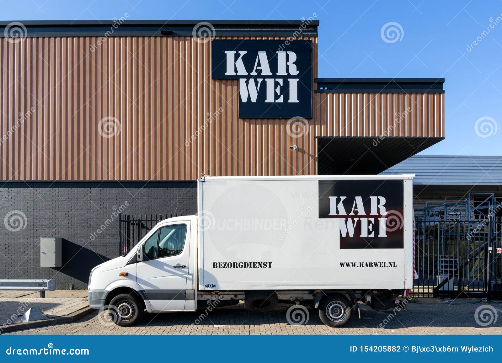 Bacteriën Roux Aanpassing De Bestelwagen Van De Karweilevering Bij Ijzerhandel Redactionele  Fotografie - Image of ketting, hardware: 154205882