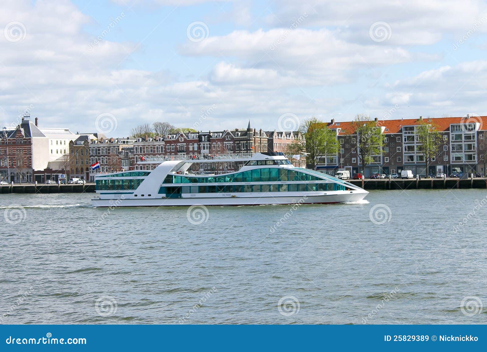 De Boot Van De Toerist Op De Rivier Maas in Rotterdam. Stock Afbeelding