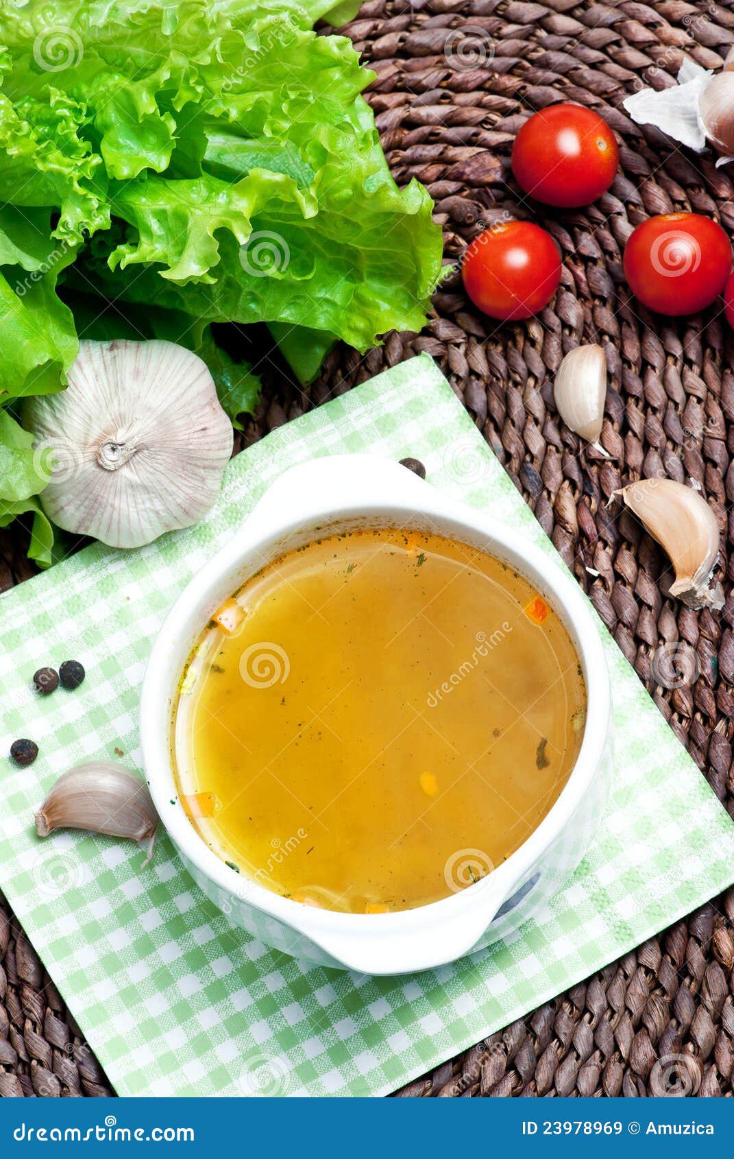 De bouillon van de kip stock afbeelding. Image of lunch 23978969