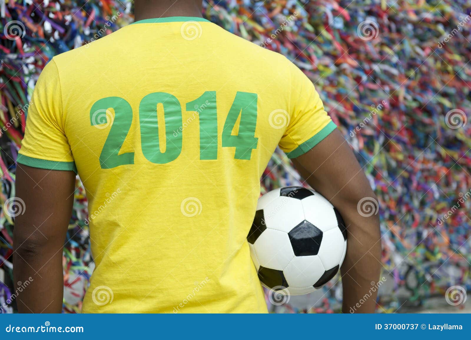 Crianças Do Fan De Futebol De Brasil Futebol Do Jogo De Crianças Imagem de  Stock - Imagem de brasileiro, esfera: 120460495