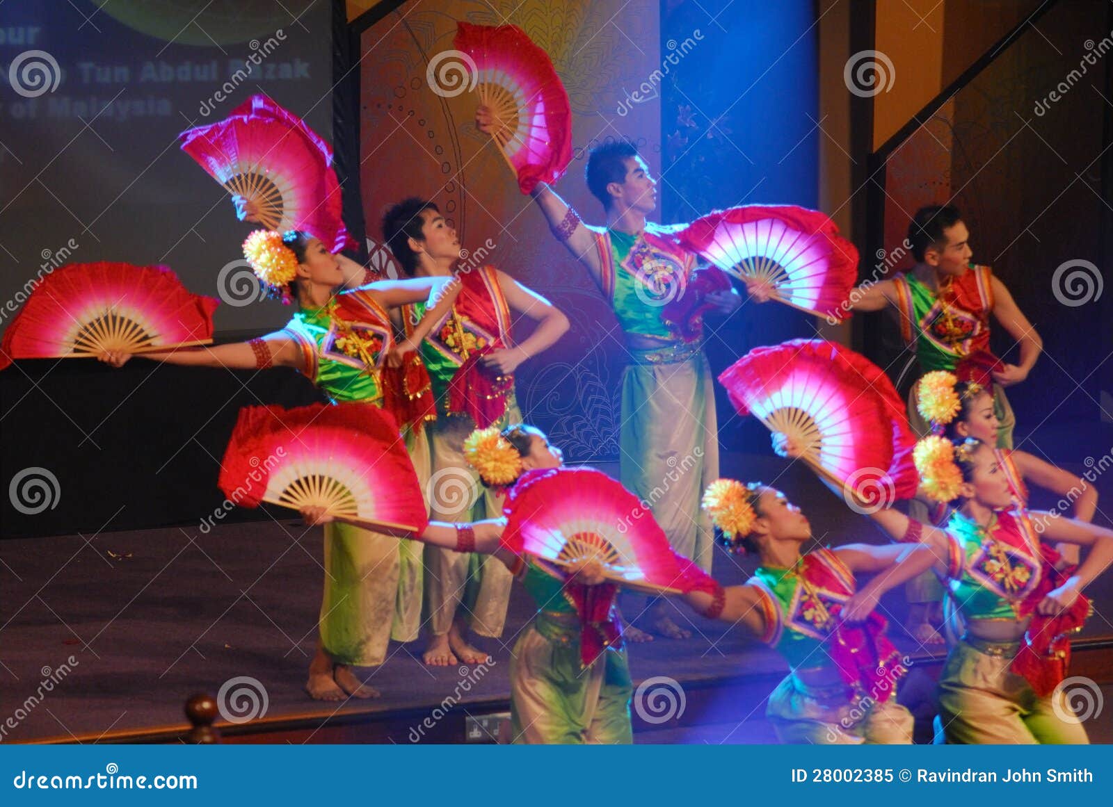 De Chinese Dans  Van De Ventilator Redactionele Afbeelding 