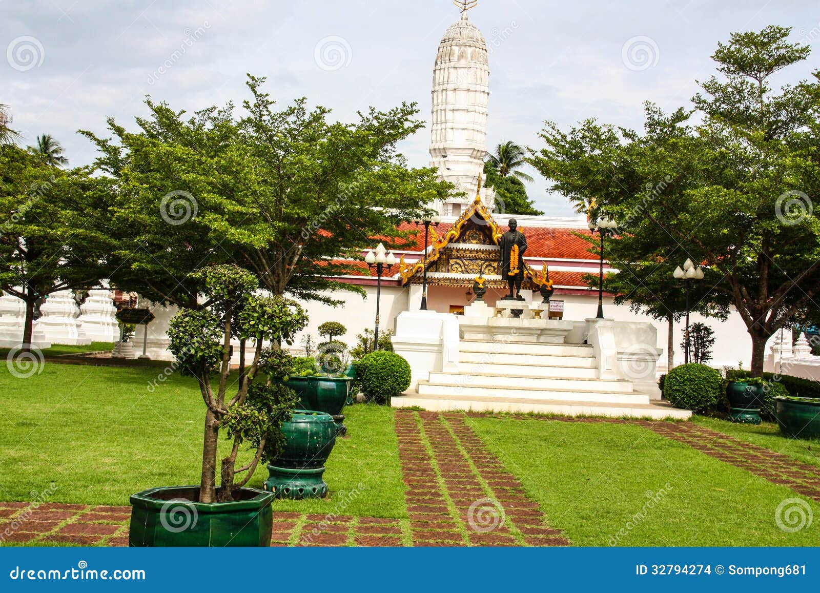 De daken van Bangkok stock foto. Image of tafereel, bangkok 32794274