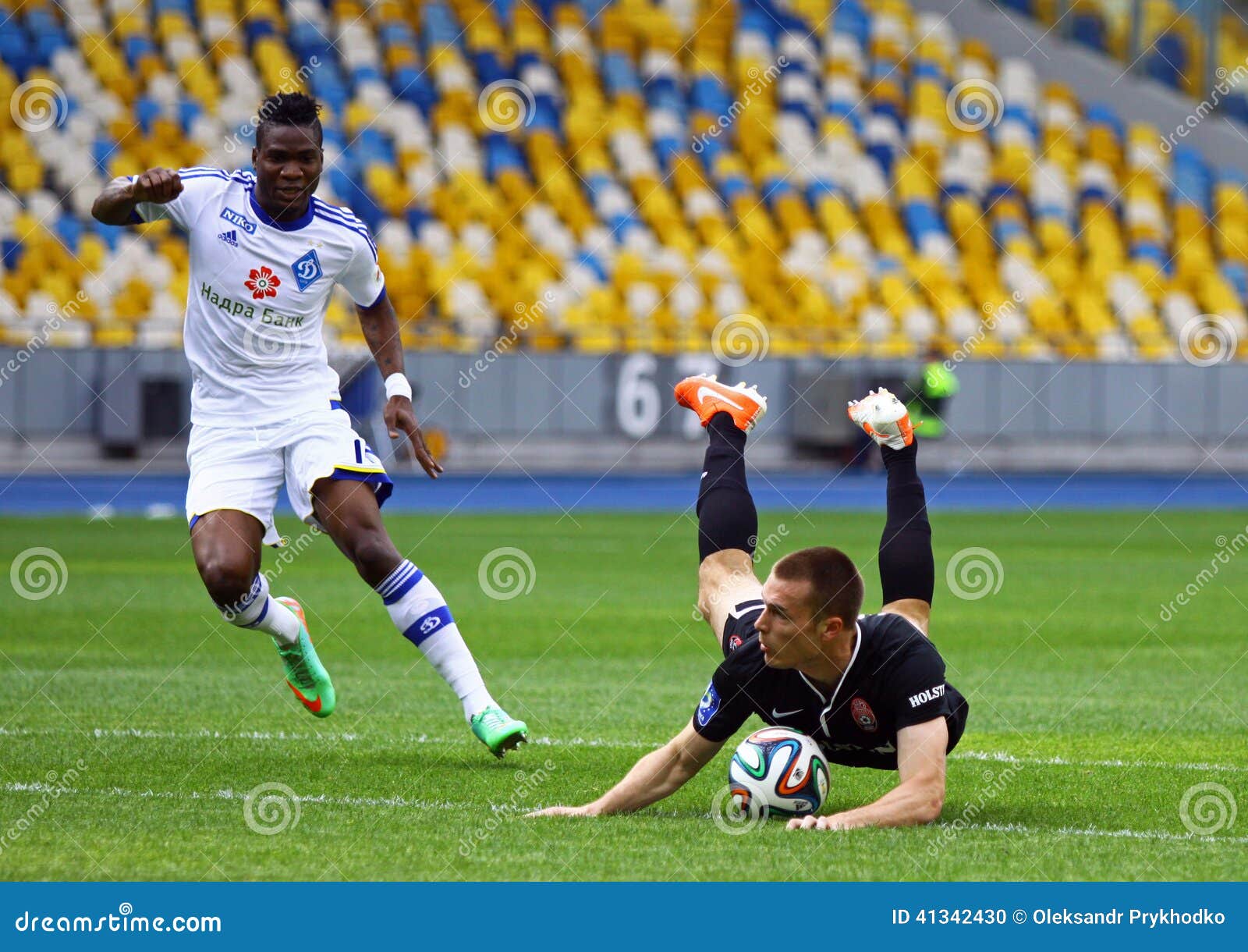 De Dynamo Kyiv Van Het Voetbalspel FC Versus Zorya Luhansk Redactionele ...