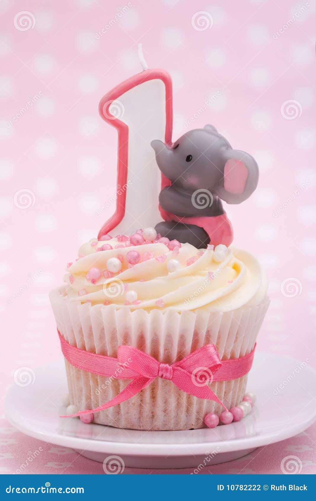 Staan voor Zus Bemiddelaar De Eerste Verjaardag Van De Baby Stock Foto - Image of olifant, heerlijk: 10782222 Staan voor Zus Bemiddelaar De Eerste Verjaardag Van De Baby Stock Foto - Image of olifant, heerlijk: 10782222