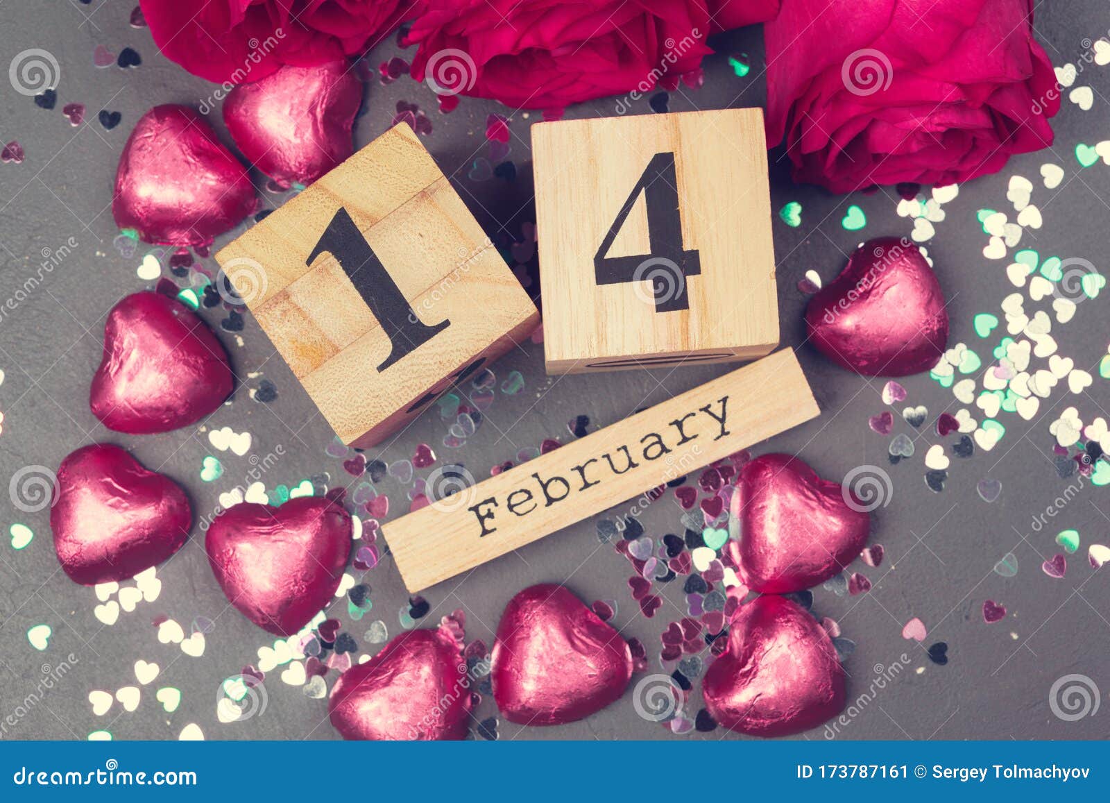 14 14 De Febrero En Calendario Y Adornos Para El Día De San Valentín.  Imagen de archivo - Imagen de ideas, recordatorio: 173787161