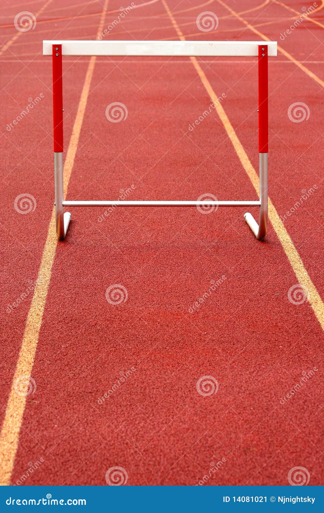 De hindernis van het spoor stock afbeelding. Image of sprong - 14081021