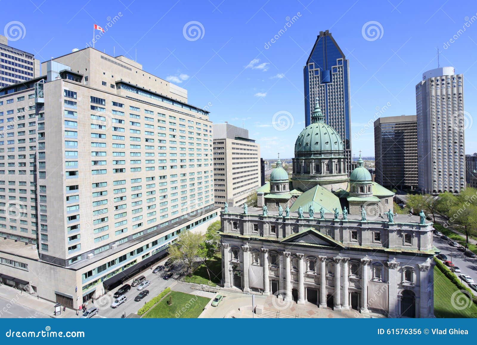 De horizon van Montreal, Plaats du Canada, luchtmening. De horizon van Montreal, Plaats du Canada en Mary Queen van de Wereldbasiliek, luchtmening