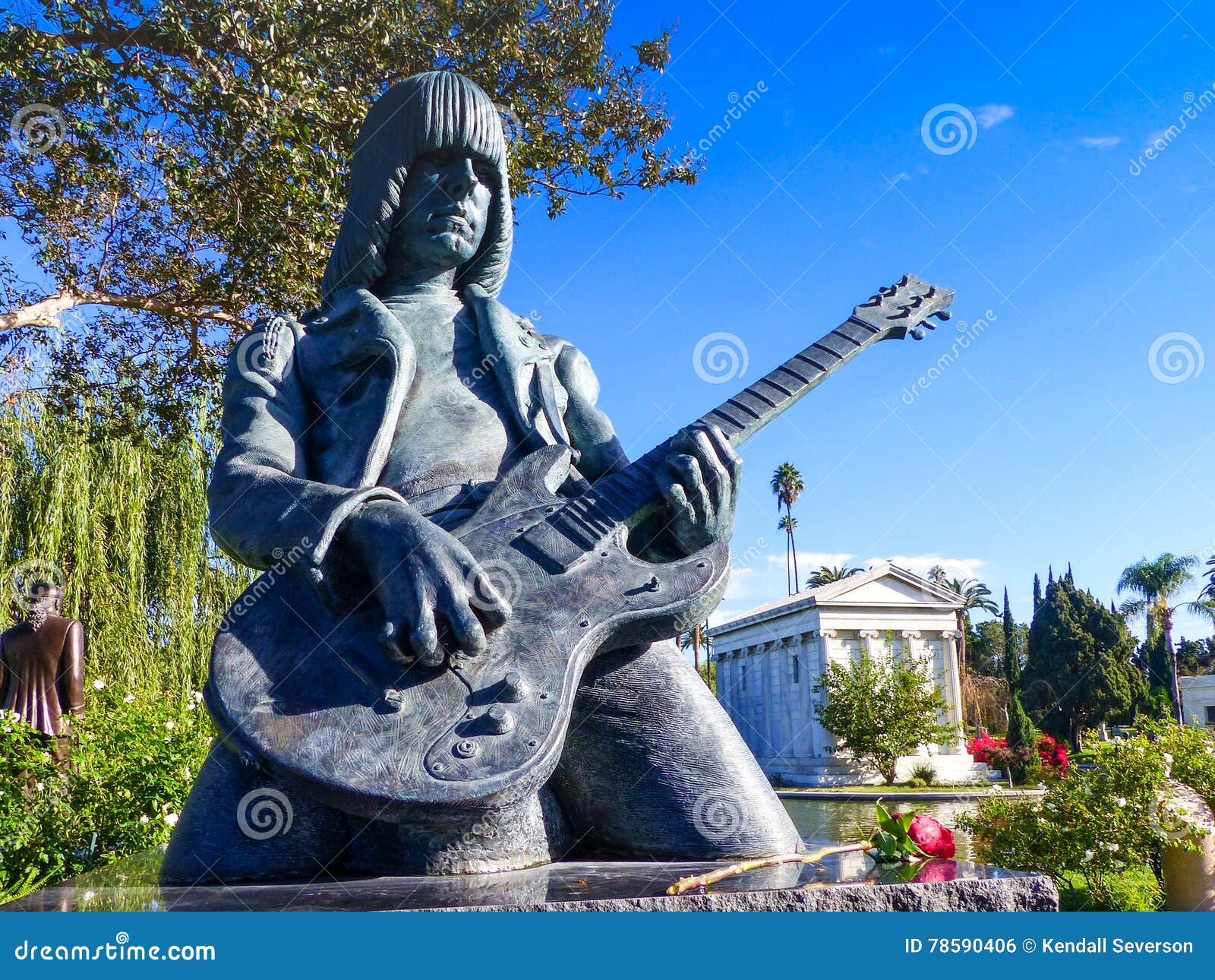 inalámbrico Sucediendo damnificados De Johnny Ramone Statue in Hollywood Cementerio Para Siempre Foto editorial  - Imagen de halloween, famoso: 78590406
