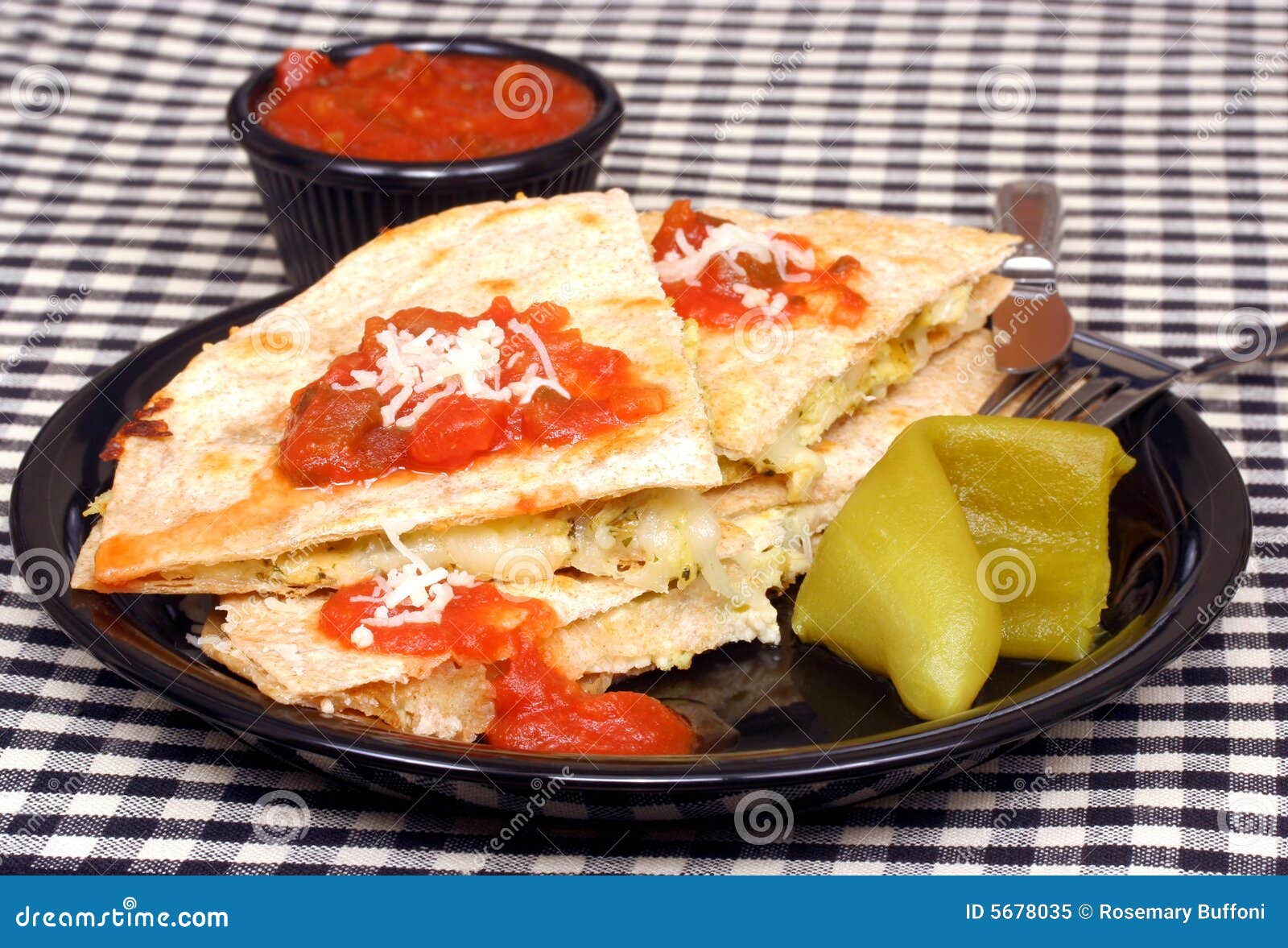 De Kaas Quesadilla Van De Kip Stock Afbeelding Image of brood