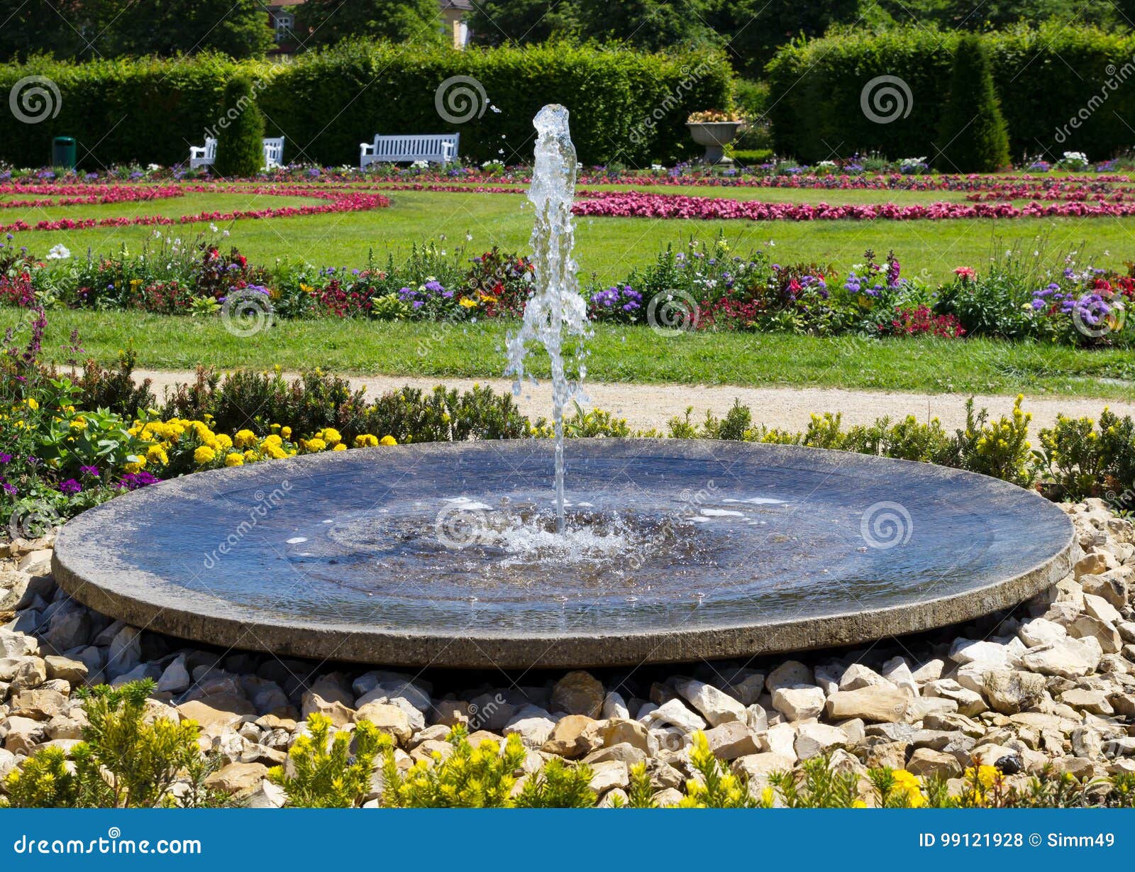 tafereel verband Kelder De kleine fontein stock foto. Image of fontein, park - 99121928